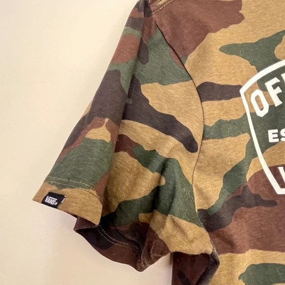 Vans Camo Tshirt, Size Med, Cutom Fit, - Picture 4 of 8